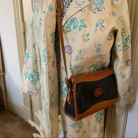 Vintage Dooney & Bourke Classic Top Zip Crossbody - Picture 10 of 16